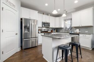 How to Keep a Tidy Fridge and Pantry for a Stress-Free Kitchen